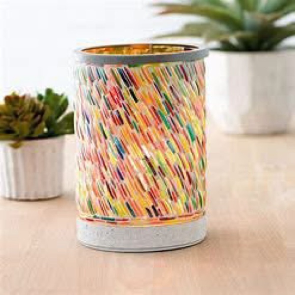 Scentsy “Colors of the Rainbow”Warmer